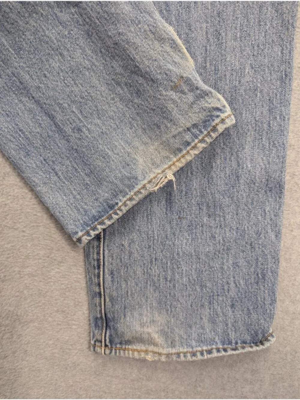 Levis 501 Jeans Mens 36x32 Blue Light Wash Straight Button Fly Denim Classic